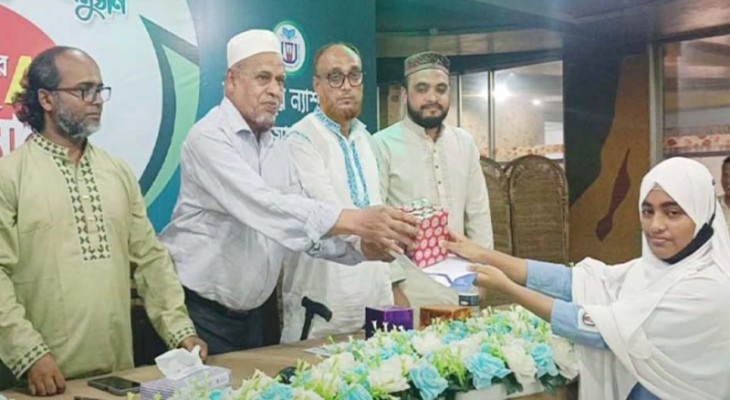 রায়পুরে জিপিএ প্রাপ্ত ৭০০ শিক্ষার্থীকে সংবর্ধনা
